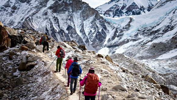 Uma alpinista foi resgatada do Everest. Agora ela se recusa a pagar US$ 10 mil aos seus sherpas