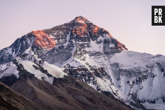 Alpinista causa polêmica por não querer pagar sherpas que a salvaram no Monte Everest