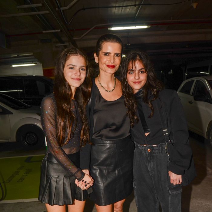 Flavia Fonseca e as filhas, Isabella e Helena foram todas bem all black para prestigiar show do The Weeknd em São Paulo 