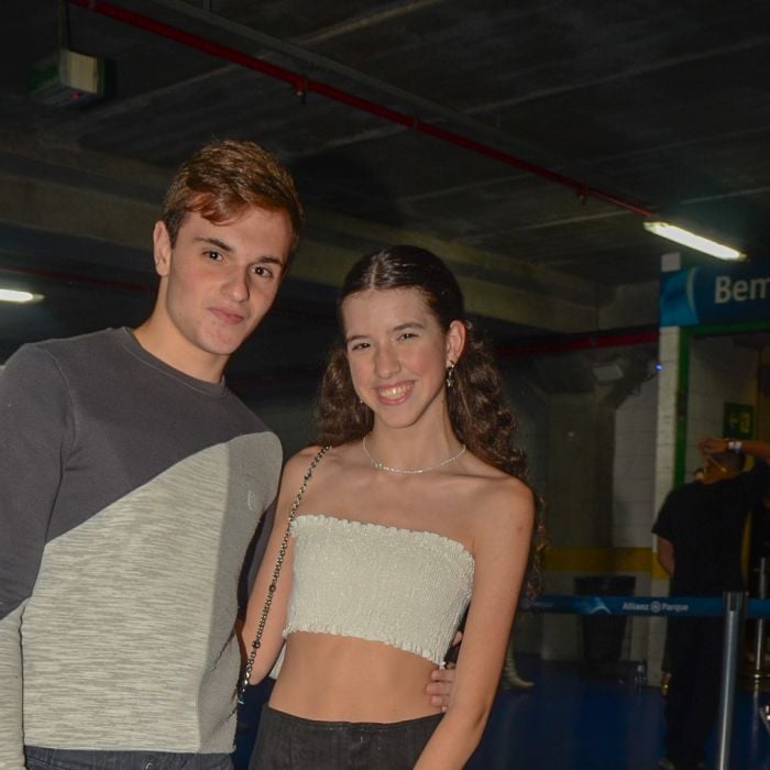  Maria Faro, filha de Rodrigo Faro, e o namorado também marcaram presença com looks combinando no show do The Weeknd em São Paulo 