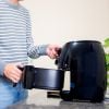 A air fryer traz praticidade, mas não deve ser usada para todos os alimentos