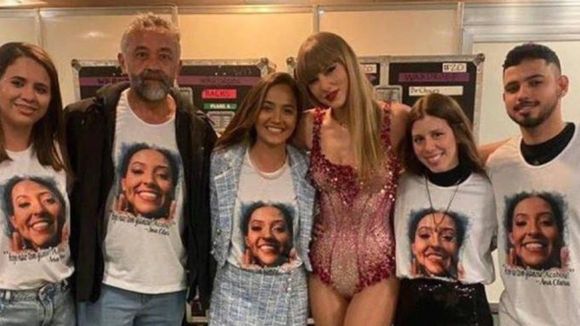 Dividiu opiniões! Família é criticada por foto com Taylor Swift após morte de Ana Clara Benevides