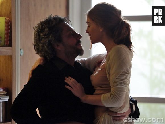 Em "Império", Marina Ruy Barbosa protagonizou suas primeiras cenas sensuais ao lado de Alexandre Nero