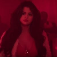 Selena Gomez lança clipe de "I Want You To Know" com Zedd em boate cheia de luzes!