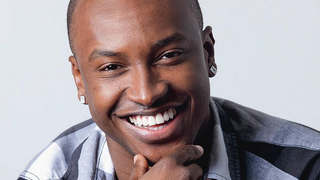 Thiaguinho lança novo hit no dia do seu aniversário! Conheça a música "Pra Que Viver Nesse Mundo"