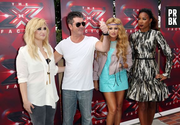 Demi Lovato, Simon Cowell, Paulina Rubio e Kelly Rowland estão na bancada de jurados da 3ª temporada do "The X Factor"