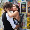 Em "Malhação", Karina (Isabella Santoni) e Pedro (Rafael Vitti) estão mais apaixonados do que nunca