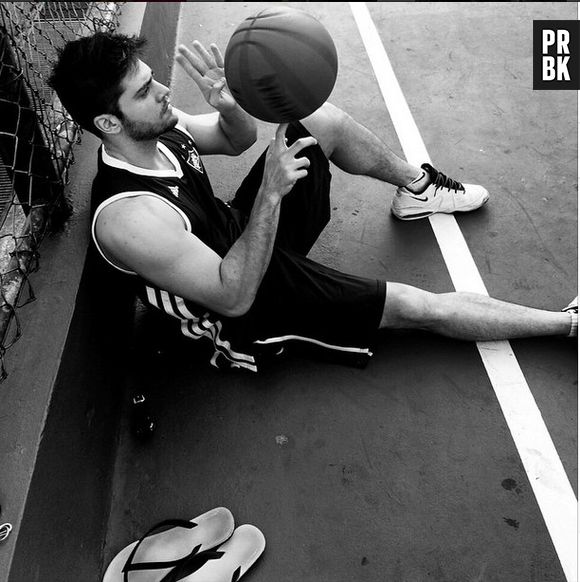 Rodrigo Godoy também aproveita o Instagram para mostrar todo o seu estilo. E aí, look aprovado? 