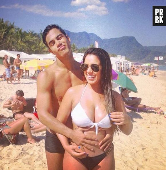 O ex-"Rebelde" Micael Borges assumiu namoro com Heloisy Oliveira em abril de 2013 e a moça está grávida de sete meses