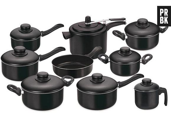 Jogo de panela ou qualquer outro tipo de objeto que seja pra casa e não para sua mãe: Não!