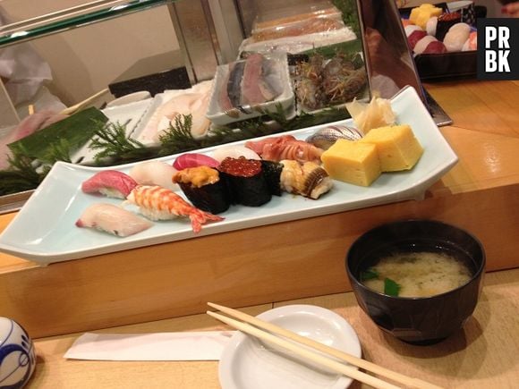 Assim como todo o resto da sua culinária, o café da manhã no Japão é bem leve. Tofu, peixe e arroz cozido são comuns