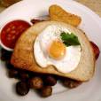  Na Inglaterra, durante o caf&eacute; da manh&atilde;, voc&ecirc; poder comer p&atilde;o, bacon, ovos, salsichas e at&eacute; feij&atilde;o! 