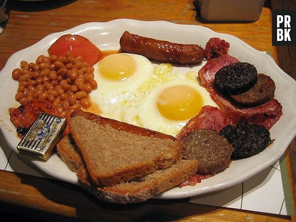 Esse é o café da manhã da Irlanda ou um almoço? Quanta comida!