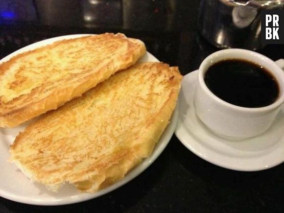 No Brasil vários alimentos podem compor nossa mesa de café da manhã. Mas nada se compara a um pão com manteiga na chapa e um cafézinho.
