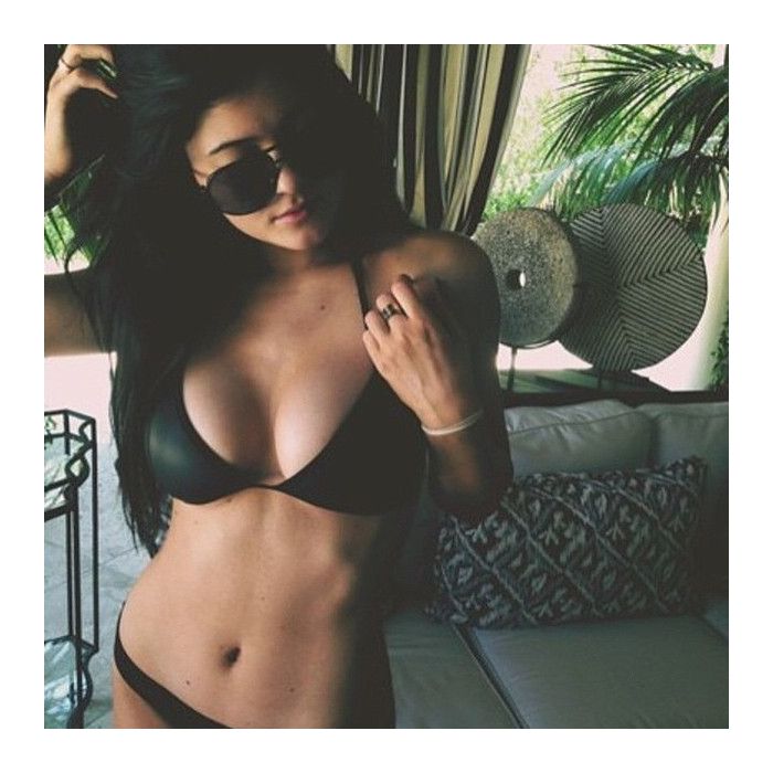  Kylie Jennerpublicar fotos sensuas e de biqu&amp;iacute;ni no Instagram independente da esta&amp;ccedil;&amp;atilde;o do ano 