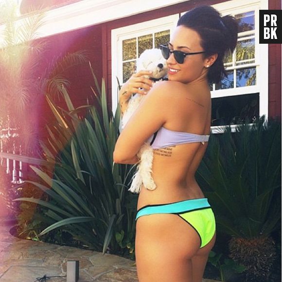 Demi Lovato, com seu novo shape sarado, desponta como uma das favoritas ao posto de musa do verão 2015