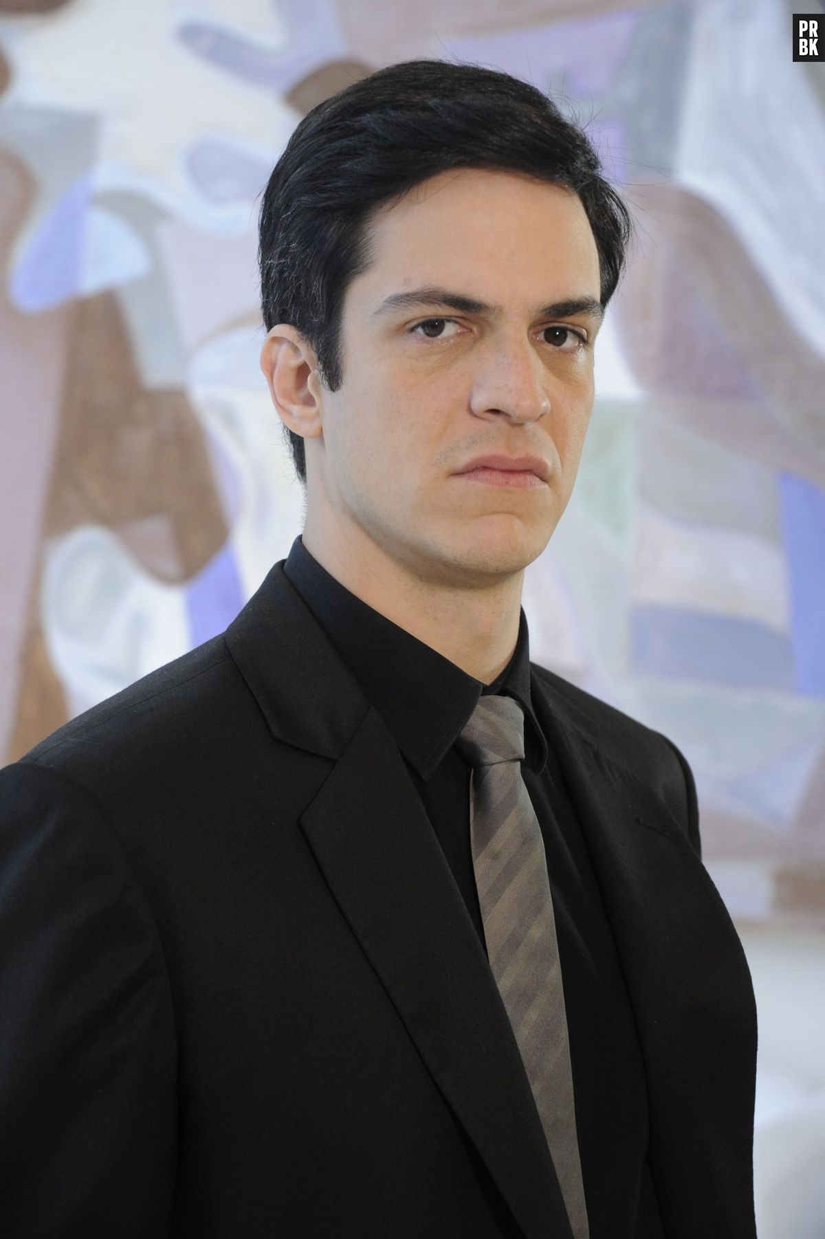 Foto: Félix (Mateus Solano) comemora retorno à mansão em 