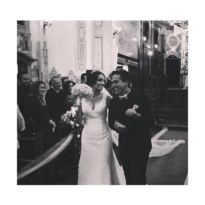  DH publicou uma foto do casamento com&amp;nbsp;Bruna Unzueta e fez declara&amp;ccedil;&amp;atilde;o a amada. Quanto amor! 