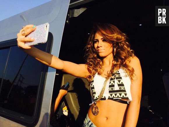 Lexa aproveita para registrar cada detalhe do dia de gravação para os seus fãs nas redes sociais. Vem coisa boa por aí!