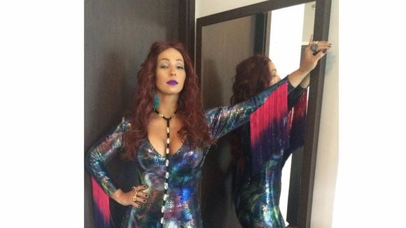 Valesca se empolga com look para a Parada Gay e diz que quer adotar perucas de Rihanna e Beyoncé!