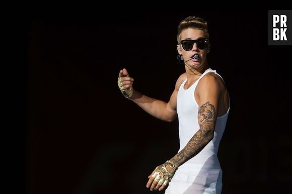 Justin Bieber causou durante todo o ano. Mas aqui no Brasil, o cantor foi à um protísbulo, pichou muro, largou o show e supostamente tratou mal os fãs