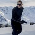  Se "007 Contra Spectre", com Daniel Craig, realmente tiver trilha sonora de Ellie Goulding, o sucesso j&aacute; t&aacute; mais do que garantido! 