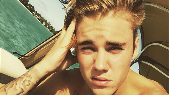 Justin Bieber apaga foto do bumbum no Instagram e é flagrado com Selena Gomez!