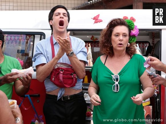 Oi?! Como assim um presidente de hospital vira vendedor de hot-dog? Pois é, isso aconteceu com Félix (Mateus Solano) em "Amor à Vida"!