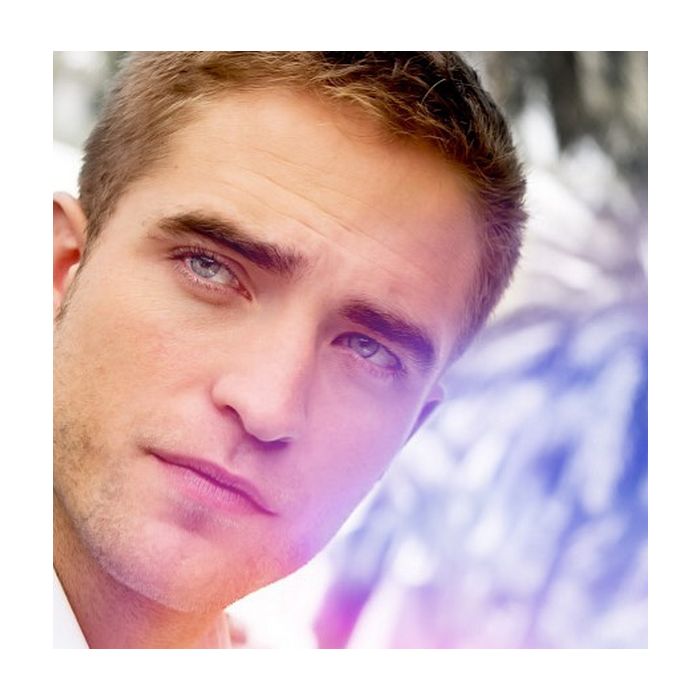  Robert Pattinson s&amp;oacute; encurtou os cabelos que eram marca registrada do vampiro Edward Cullen, da saga &quot;Crep&amp;uacute;sculo&quot; 