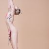 Olha os peitos de Miley Cyrus dando as caras de novo no ensaio da Paper Magazine