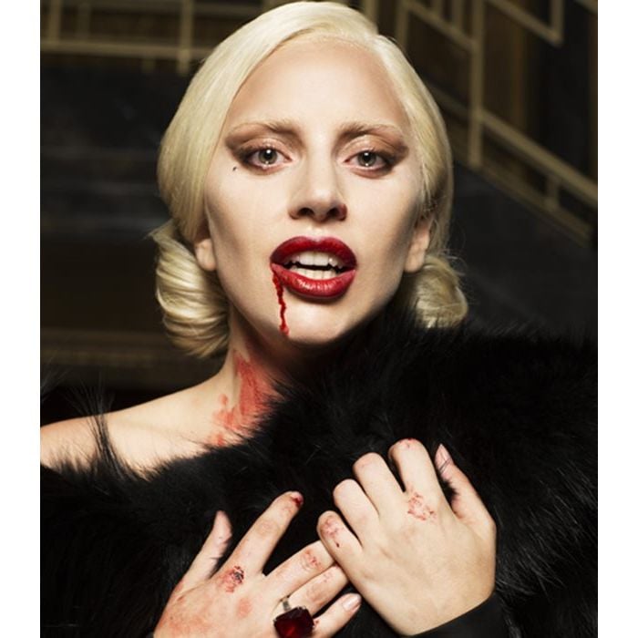  A Condessa, personagem de Lady Gaga em &quot;American Horror Story&quot;, tem uma necessidade assustadora de consumir sangue 