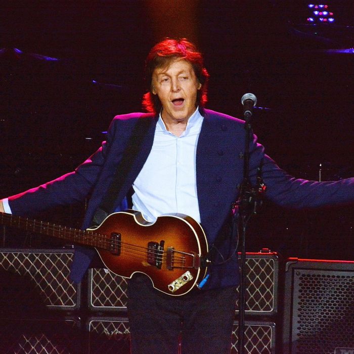 Até o astro Paul McCartney entrou nessa brincadeira! O cara arrasou com a música &quot;Live and Let Die&quot;, em &quot;Com 007 Viva e Deixe Morrer&quot;