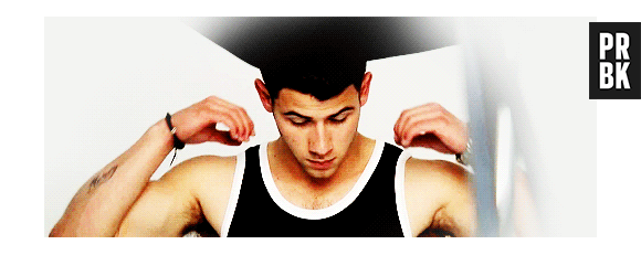 Nick Jonas sexy e solteiríssimo