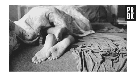 Os casais só pensam em ficar o dia todo vendo Netflix juntinhos