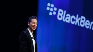 Pegou mal! Após polêmica, Alicia Keys deixará seu cargo na BlackBerry