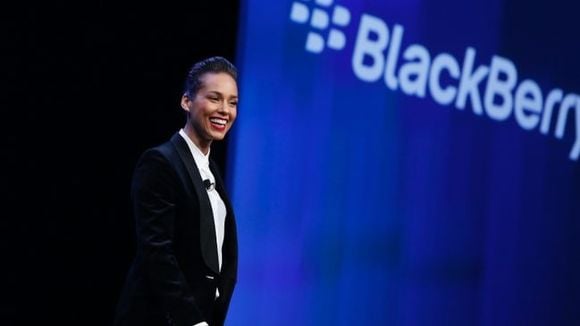 Pegou mal! Após polêmica, Alicia Keys deixará seu cargo na BlackBerry