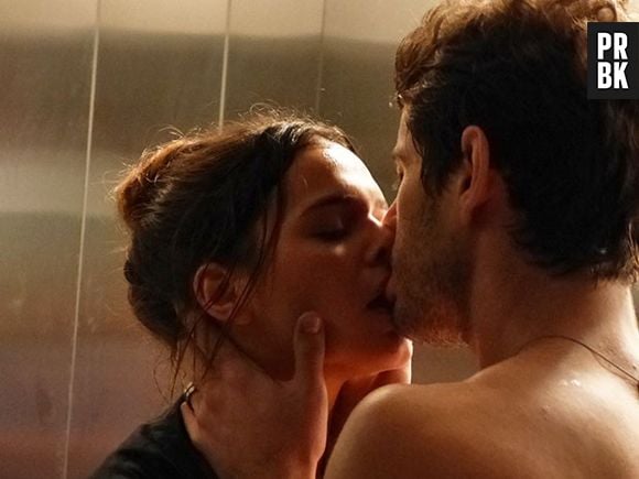 Mari (Bruna Marquezine) e Ben (Maurício Destri) se beijam muito em "I Love Paraisópolis"