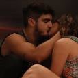 Quando Grego (Caio Castro) beijou Mari (Bruna Marquezine) no elevador de "I Love Paraisópolis", a mocinha se derreteu