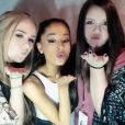 Ariana Grande mandando beijinho no Meet &amp; Greet? Sim, temos!