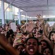 Demi Lovato fez a alegria de mais de 300 lovatics em pocket show em São Paulo