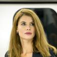 Em "Além do Tempo": Lívia (Alinne Moraes) também sente atração por Felipe (Rafael Cardoso) logo no primeiro encontro