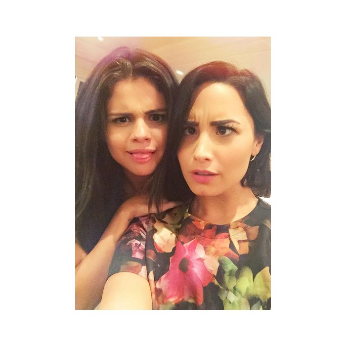Demi Lovato e Selena Gomez selaram o recomeço da amizade com uma selfie super divertida