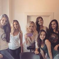 De "Verdades Secretas": Camila Queiroz e mais atrizes do elenco se reúnem em foto no Instagram!