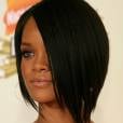 Rihanna, em 2007, adotou um dos seus cortes de cabelo mais famosos. Combinava bastante com ela, né?