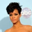 Ainda em 2008, Rihanna mostrou que estava mesmo investindo no visual roqueiro