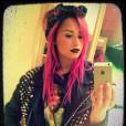 A estrela Demi Lovato mudou a cor do cabelo de novo