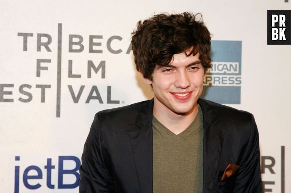 Em "Idas e Vindas do Amor" (2010), Emma Roberts contracena com Carter Jenkins