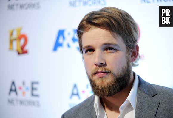 Você provavelmente não vai lembrar de "Nancy Drew e o Mistério de Hollywood", lançado em 2007, mas Emma e Max Thieriot tinham uma quedinha pelo outro na trama!