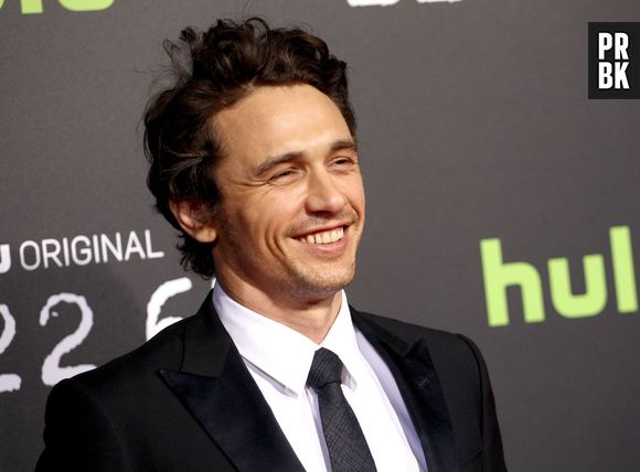 Ainda em "Palo Alto", a personagem de Emma Roberts também se envolveu com o cara mais velho interpretado por ninguém menos que James Franco