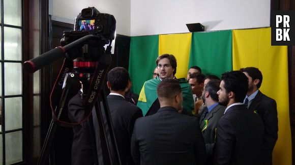 Purebreak acompanha um dia de gravações do canal Parafernalha